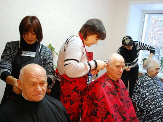 Чиновники наконец подсчитали, сколько раз в течение года украинцам полагается посещать парикмахерскую