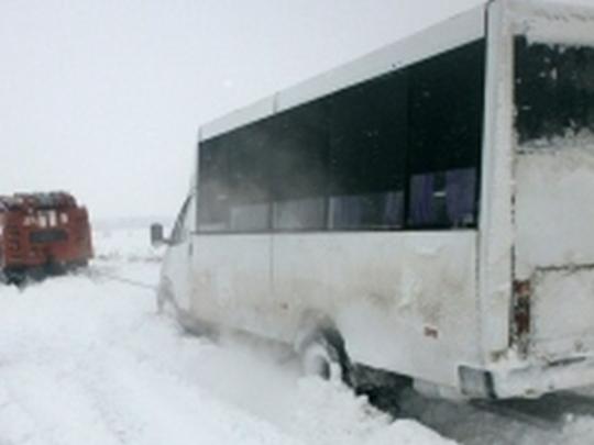 Из-за непогоды осложнен проезд к 106 населенным пунктам — ГСЧС
