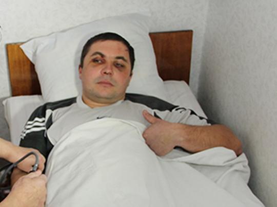 На Черниговщине толпа из 17 человек жестоко избила полицейского, его 15-летнего сына, сестру и зятя