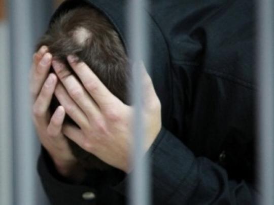 На Прикарпатье мужчина довел свою несовершеннолетнюю дочь до самоубийства