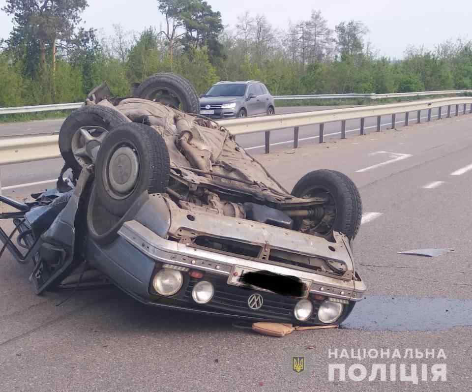 На трассе «Одесса-Киев» столкнулись два автомобиля, трое погибших. Фото