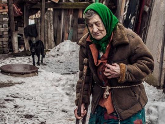 Нам уже все равно, при ком жить: при белых или при красных. Лишь бы не стреляли