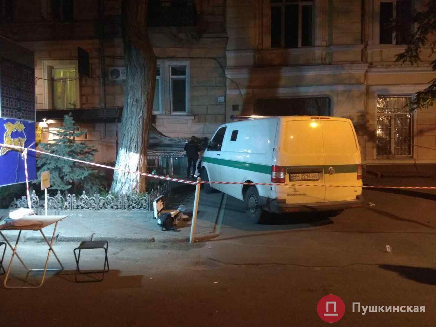 Очевидцы рассказали подробности нападения на инкассаторов в Одессе. Фото, видео