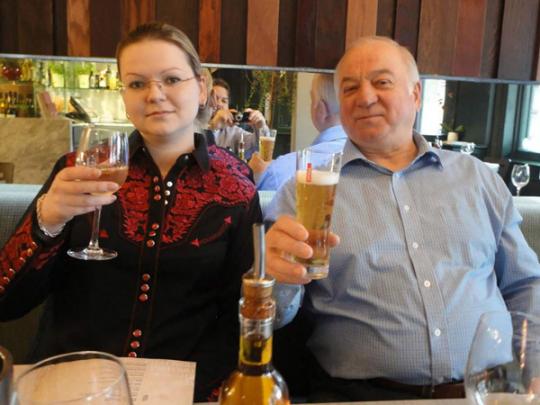 Отравление Скрипаля: яд мог быть помещен в чемодан его дочери