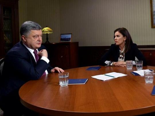 Порошенко рассказал, когда отменят запрет на перемещение грузов через линию соприкосновения (видео)