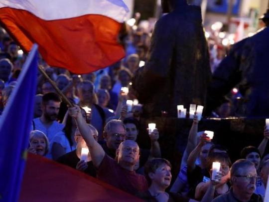 Санкции против Польши раскололи Евросоюз