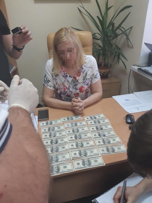 САП и СБУ задержали судью при получении $2000 взятки