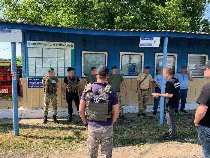 В Одесской области на взятке «погорели» таможенники и пограничники. Фото