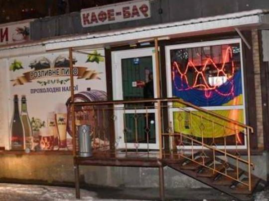 В Соломенском районе Киева в мужчина открыл огонь по толпе: есть пострадавшие (фото)