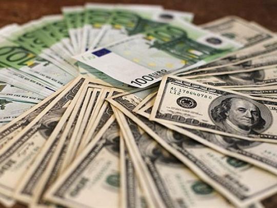 В течение недели наличный доллар подорожал на 40 копеек