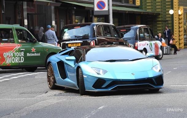 Водитель Lamborghini врезался в Bentley и G-Wagen