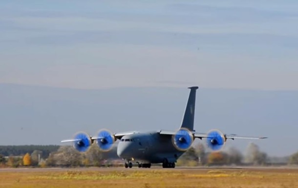 Антонов показал полет Ан-70 нового типа
