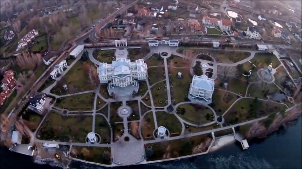 Білий дім по-українськи: якою нерухомістю володіє Петро Порошенко