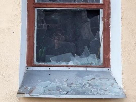 Боевики ЛНР обстреляли дома мирных жителей на Донбассе: фото последствий