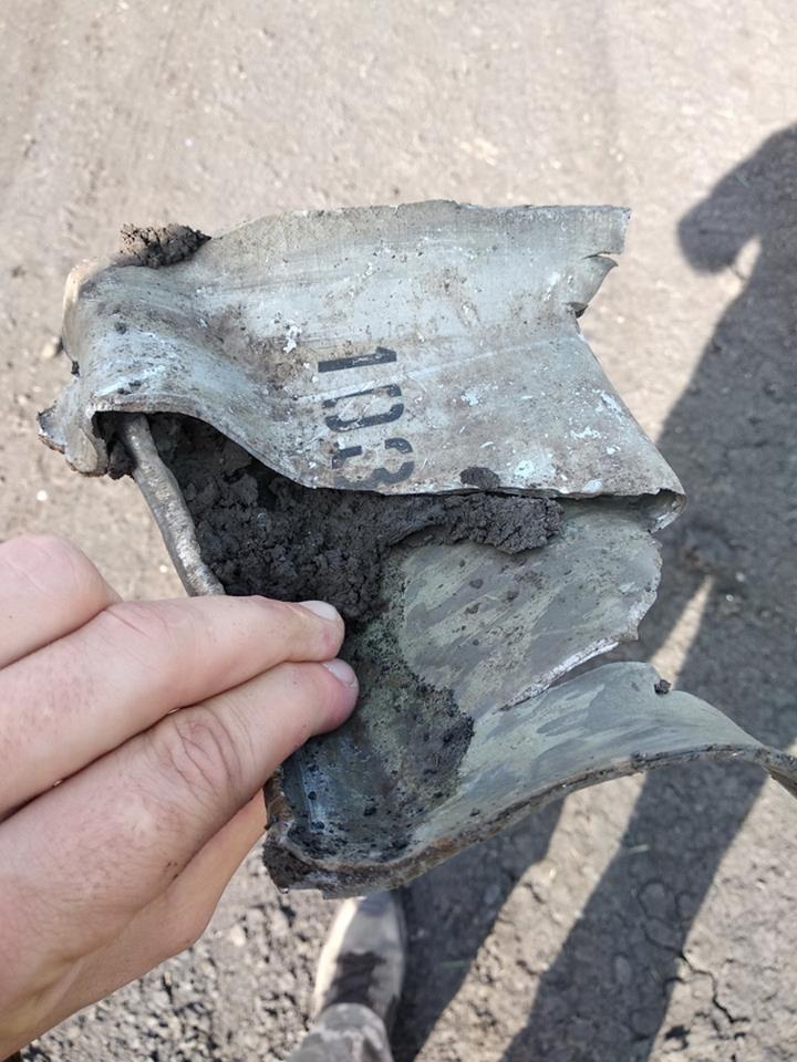 Боевики обстреляли из «Градов» село на Донбассе: жуткие фото последствий