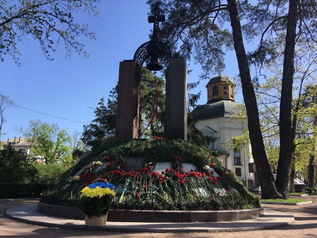 Чернобыльская катастрофа: как украинцы чтят память жертв трагедии на ЧАЭС – фото и видео