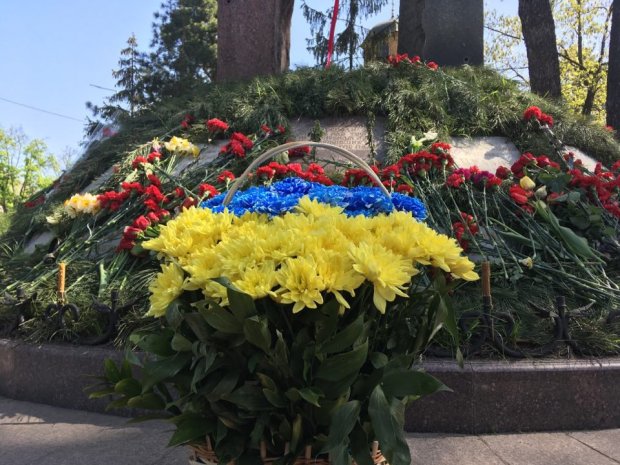 Чернобыльская катастрофа: как украинцы чтят память жертв трагедии на ЧАЭС – фото и видео