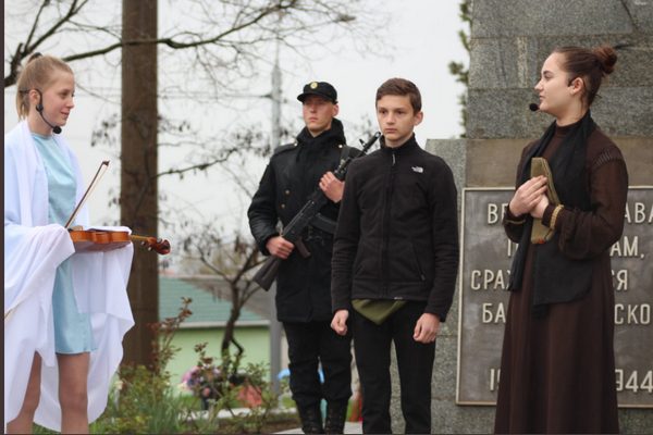 Детям учиться некогда: сеть возмутили нескончаемые пропагандистские акции со школьниками в Крыму