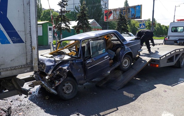Ехали с учений. В ДТП в Киеве погибли двое военных
