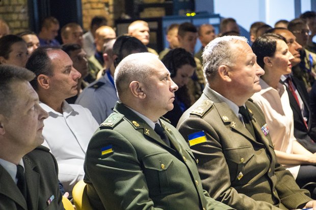 Фахівці НАТО вчать українців протистояти кіберзагрозам за допомогою змагань