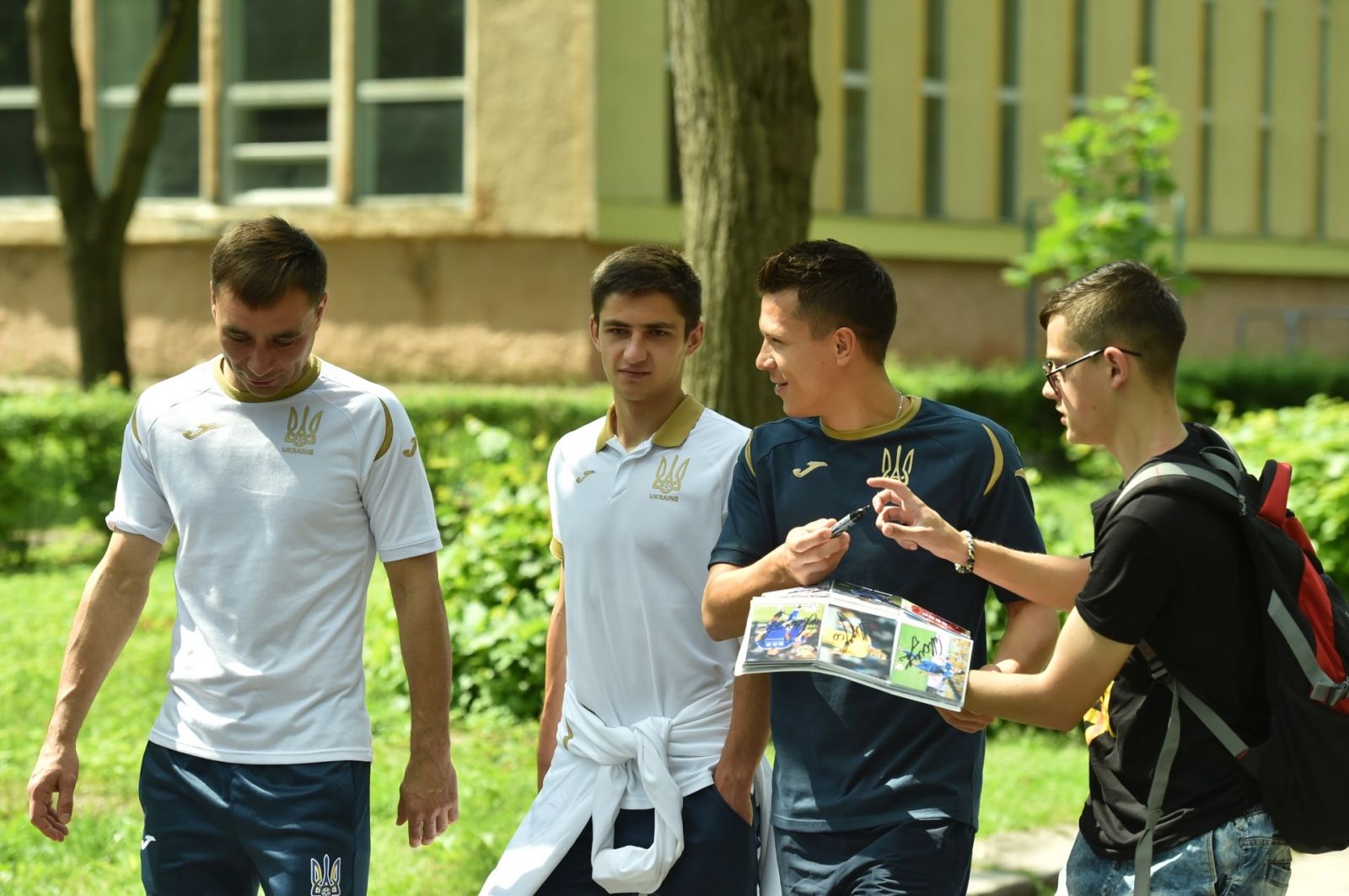 Гол Яремчука принес Украине выстраданную победу над Люксембургом: хроника и видеообзор матча