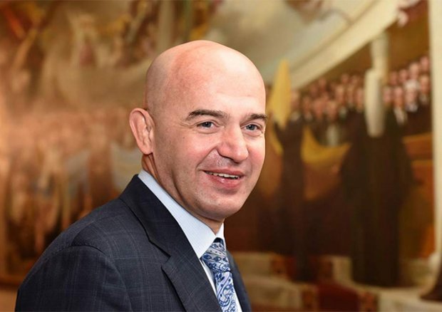 Хліба та видовищ: як Порошенко використовує тему Томосу заради збереження влади