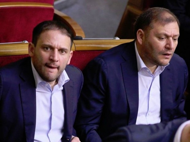 Хто зі скандальних екс-регіоналів балотується до парламенту