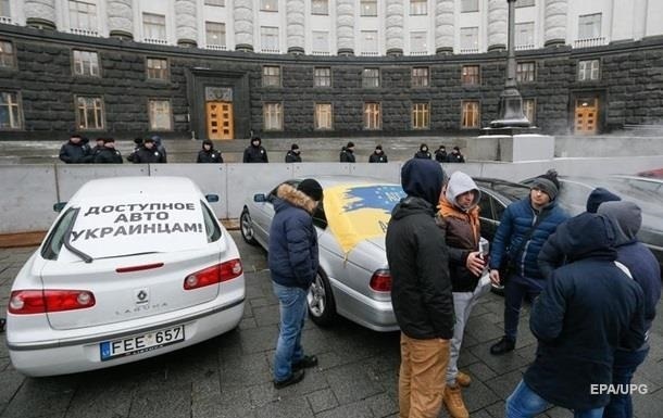 Итоги 08.11: Законы по евробляхам и стрельба в СШАСюжет