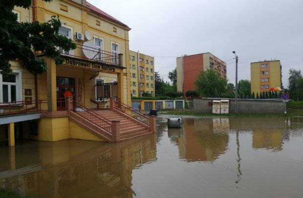 Из-за непогоды в Польше затопило десятки домов: фото последствий стихии