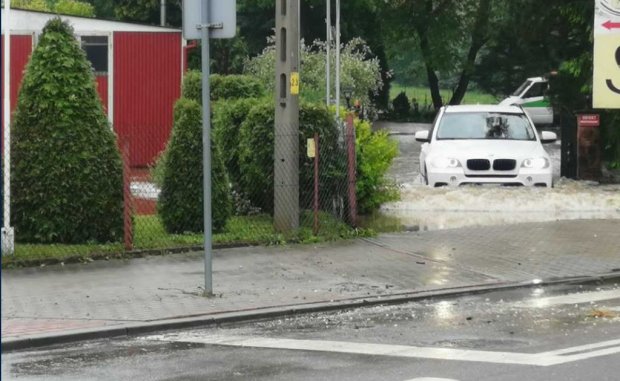 Из-за непогоды в Польше затопило десятки домов: фото последствий стихии