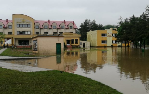Из-за непогоды в Польше затопило десятки домов: фото последствий стихии