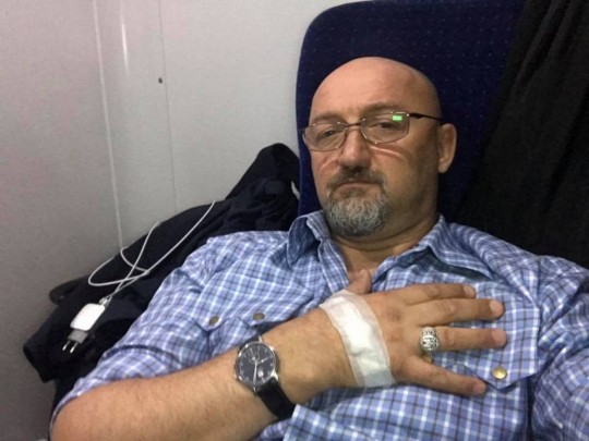 Известному волонтеру Алексею Мочанову пришлось вызывать скорую прямо к поезду: что произошло