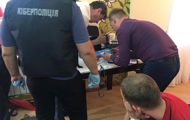 Киберполиция задержала пять человек, имитирующих торги на биржах