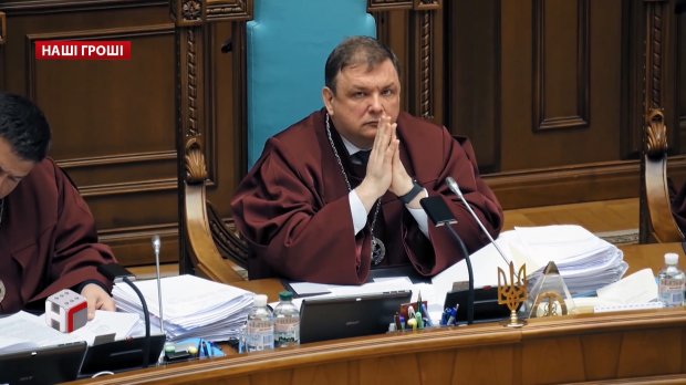 Конституційний суд завдав удару кампанії Порошенка і швидко поЗЕленів: шокуюче розслідування