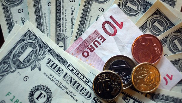 Курс валют на 10 мая: доллар и евро подешевели
