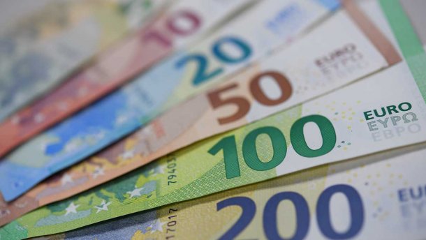 Курс валют на 20 мая: евро подешевел, доллар стабилен