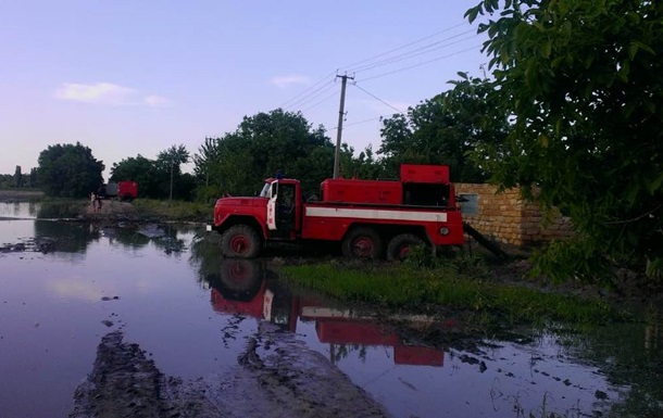 Ливень в Херсонской области: подтоплены более 200 дворов