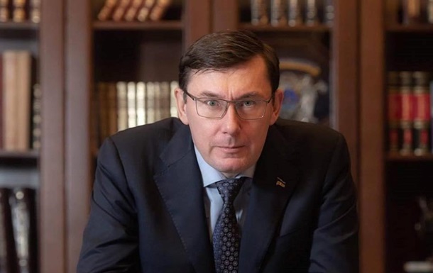 Луценко обрадовался  намерениям Януковича вернуться в Украину