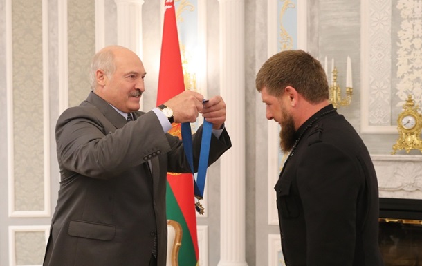 Лукашенко вручил Кадырову орден Дружбы народов