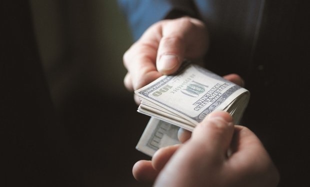 Ілюзія роботи та захмарні зарплати: чому треба терміново перезапустити НАЗК