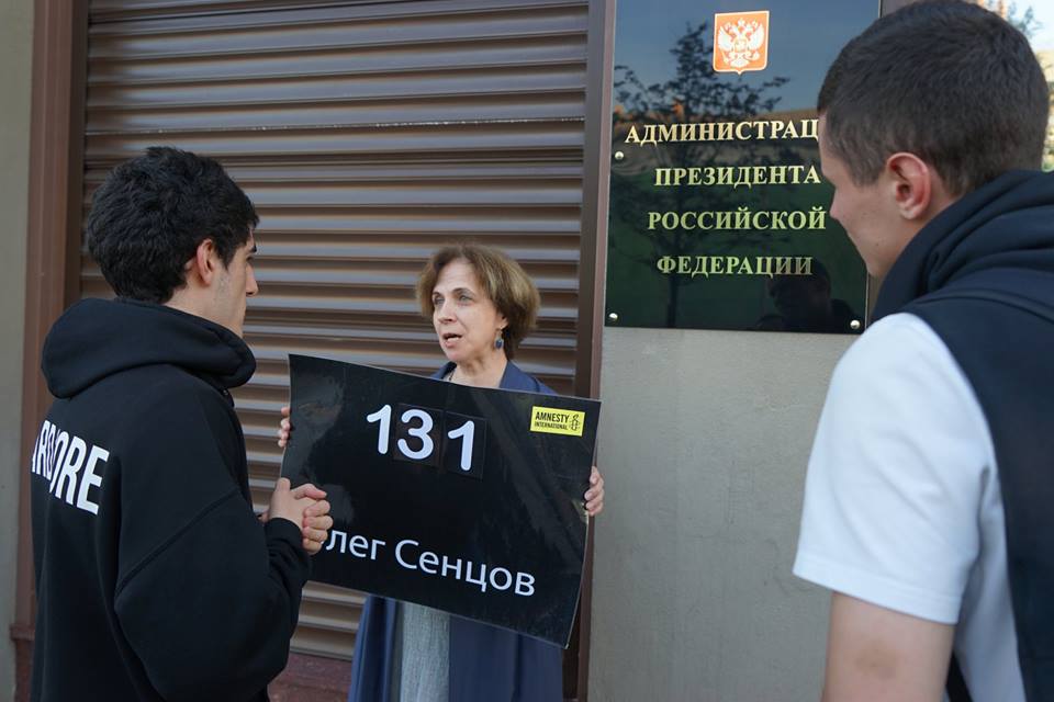 Масса впечатлений: российская правозащитница рассказала, как стояла под администрацией Путина в одиночном пикете «за Сенцова»