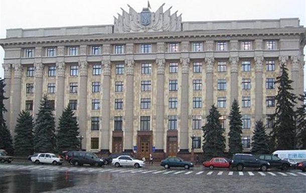 Милиционеры сняли кордоны вокруг здания ОГА в Харькове