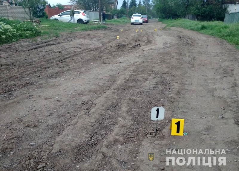 На Донбассе мужчина обстрелял жилой дом: фото с места ЧП