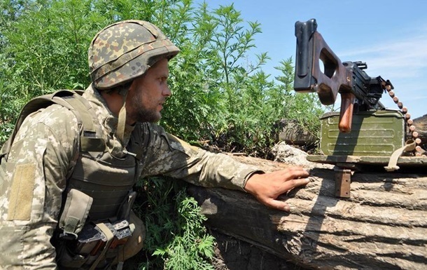 На Донбассе в течение дня ранены двое военных
