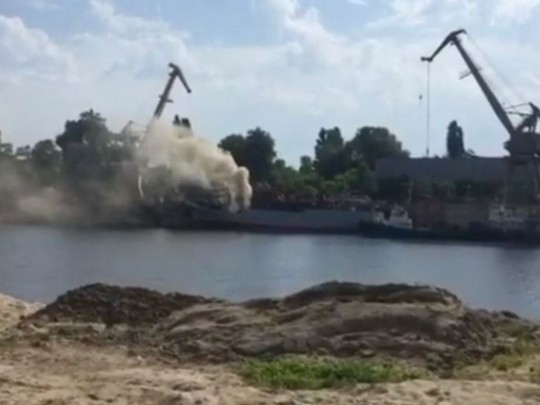 На территории завода «Кузня на Рыбальском» вспыхнул пожар (фото, видео)
