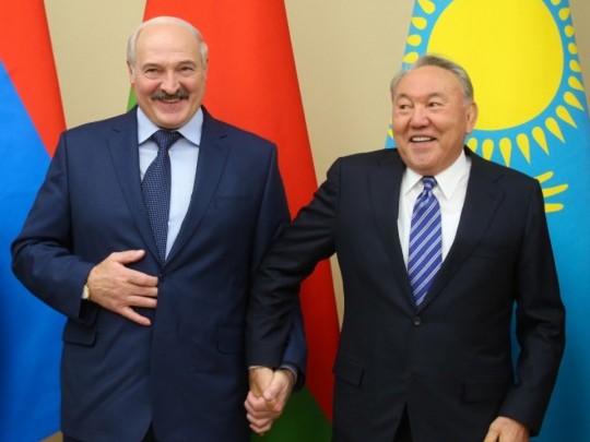 Назарбаев никуда не ушел, а Лукашенко «навластвовался»: что происходит в Казахстане и Беларуси