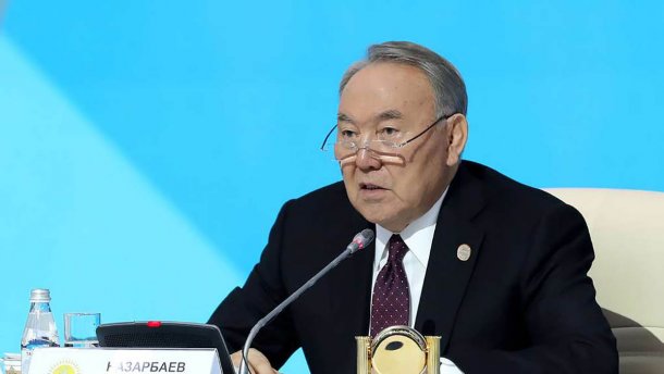 Назарбаев перед отставкой звонил президентам пяти стран