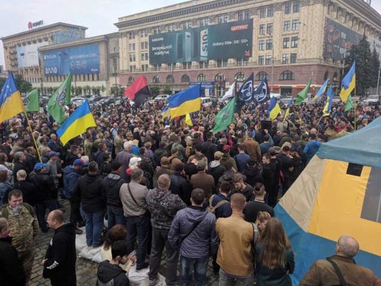 «Нет реваншу» в Харькове: нардеп обустроит приемную в палатке в центре города