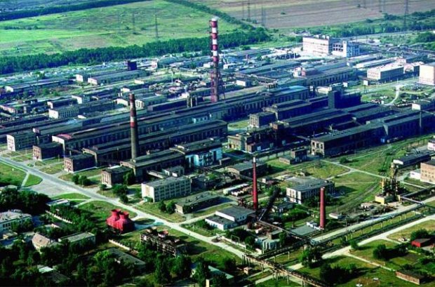 Інвестиційний схематоз на титановому заводі: Фірташ безкарно грабує Україну навіть у вигнанні
