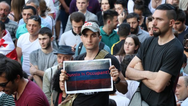 Обострение между Россией и Грузией: в Москве взялись за туроператоров